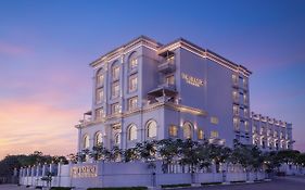 Hotel Hillock Ahmedabad